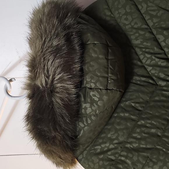 Michael Kors Olive Puffer Jacket with Faux Fur Trim - Picture 7 of 9